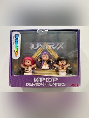 HUNTRIX K-Pop Demon Hunters Kids Toy Set - Purple, Pink, Black